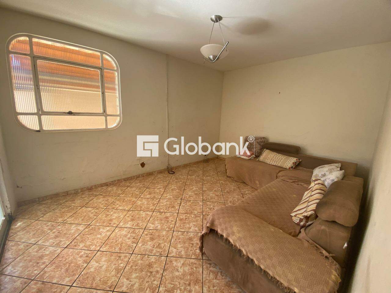 Casa 3 quartos para aluguel Funcionários 100m² Montes Claros MG: 