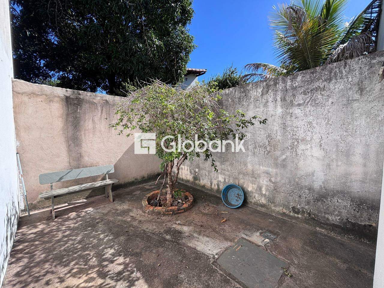 Casa 3 quartos para aluguel Morada do Sol 95m² Montes Claros MG: Quintal