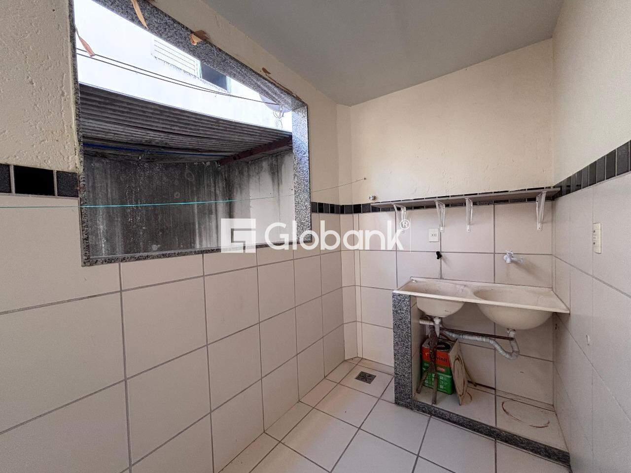 Casa 3 quartos para aluguel Morada do Sol 95m² Montes Claros MG: Área de serviço
