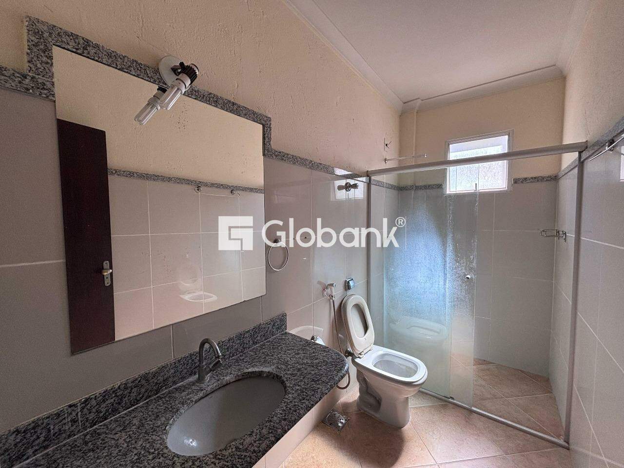 Casa 3 quartos para aluguel Morada do Sol 95m² Montes Claros MG: Banheiro social
