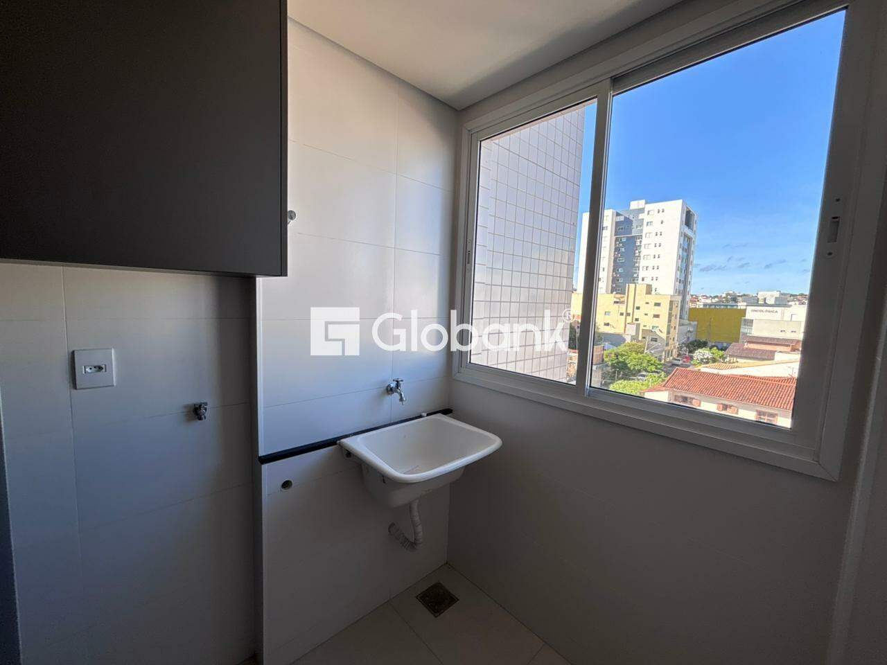 Apartamento 2 quartos para aluguel Centro 61m² Montes Claros MG: Área de serviço