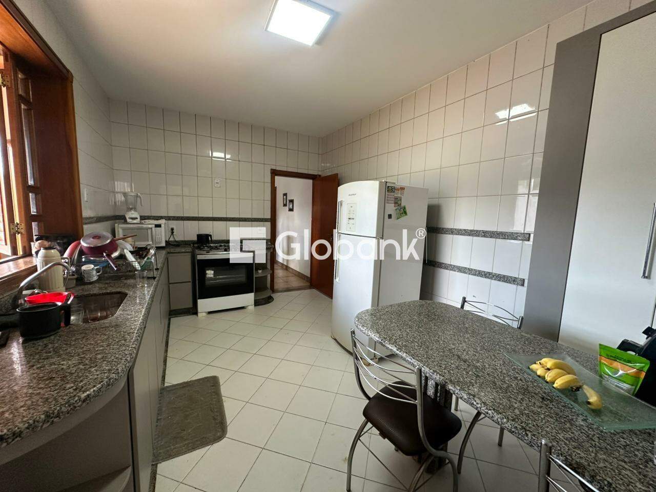 Casa 3 quartos à venda Jardim Panorama 290m² Montes Claros MG: Cozinha