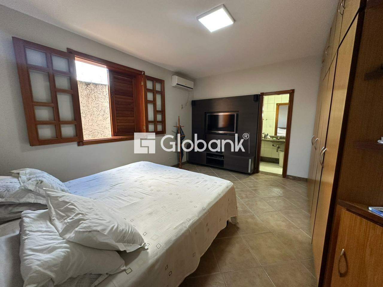 Casa 3 quartos à venda Jardim Panorama 290m² Montes Claros MG: Quarto
