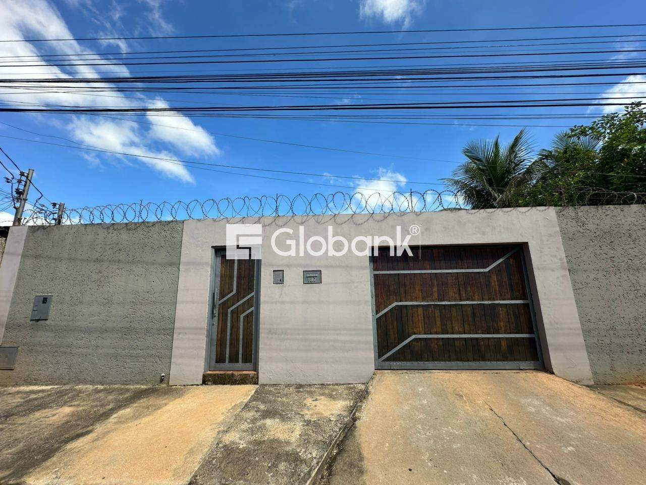 Casa 3 quartos à venda Jardim Panorama 290m² Montes Claros MG: Fachada
