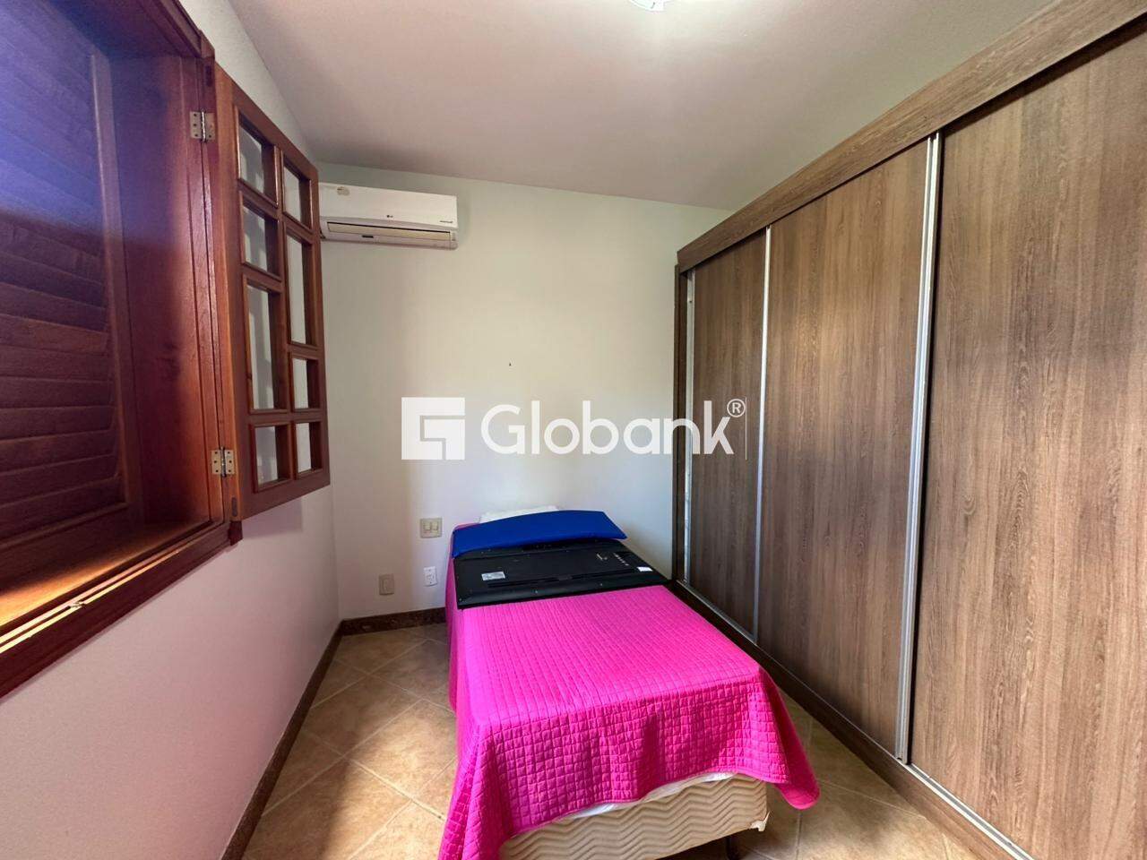 Casa 3 quartos à venda Jardim Panorama 290m² Montes Claros MG: Quarto