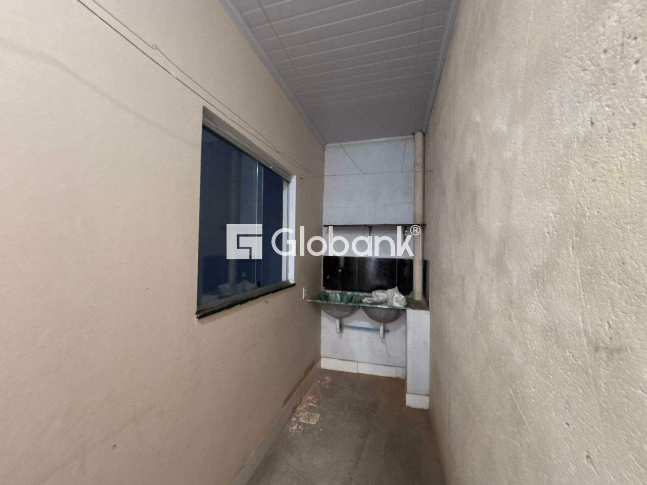 Casa 2 quartos para aluguel Monte Carmelo 50m² Montes Claros MG: Área de serviço