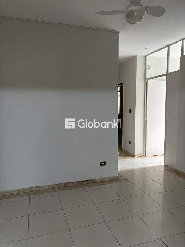 Casa comercial 6 quartos para aluguel Centro 127,12m² Montes Claros MG: 