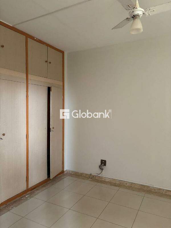 Casa comercial 6 quartos para aluguel Centro 127,12m² Montes Claros MG: 