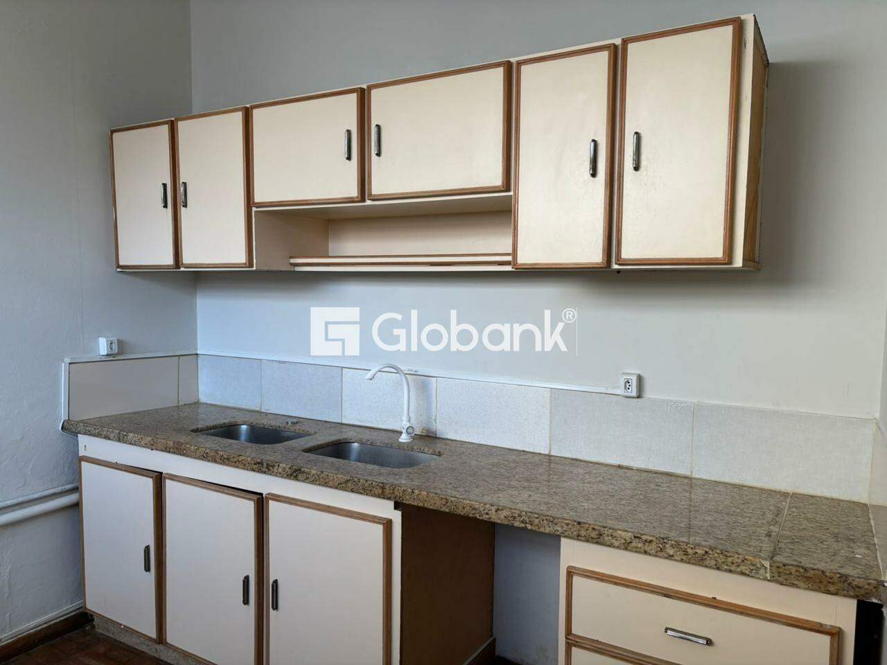 Casa comercial 6 quartos para aluguel Centro 127,12m² Montes Claros MG: 