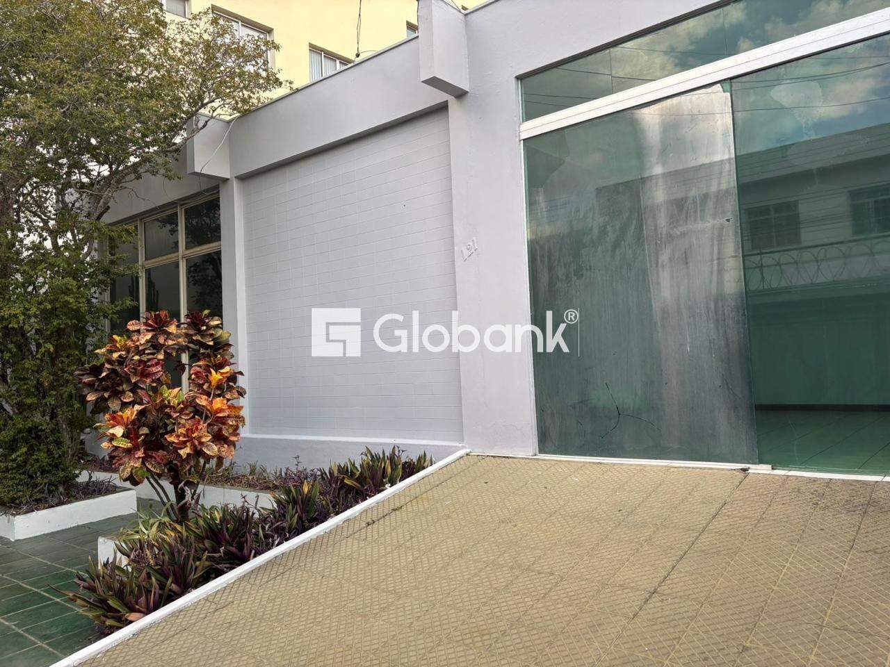 Casa comercial 6 quartos para aluguel Centro 127,12m² Montes Claros MG: 