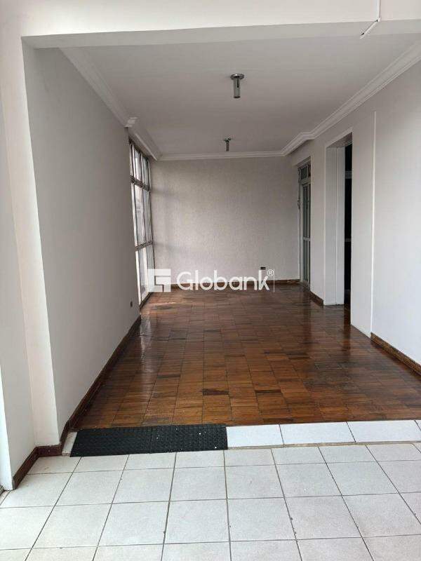 Casa comercial 6 quartos para aluguel Centro 127,12m² Montes Claros MG: 