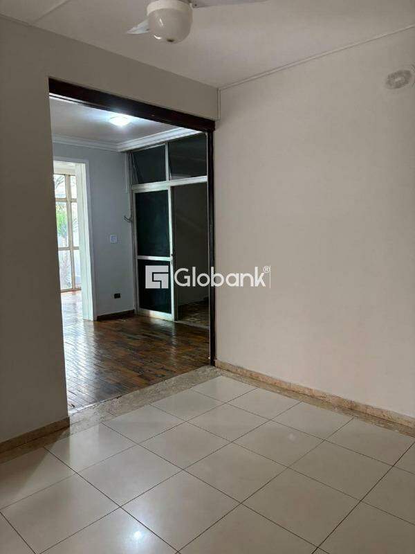 Casa comercial 6 quartos para aluguel Centro 127,12m² Montes Claros MG: 