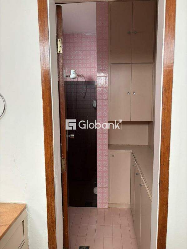 Casa comercial 6 quartos para aluguel Centro 127,12m² Montes Claros MG: 