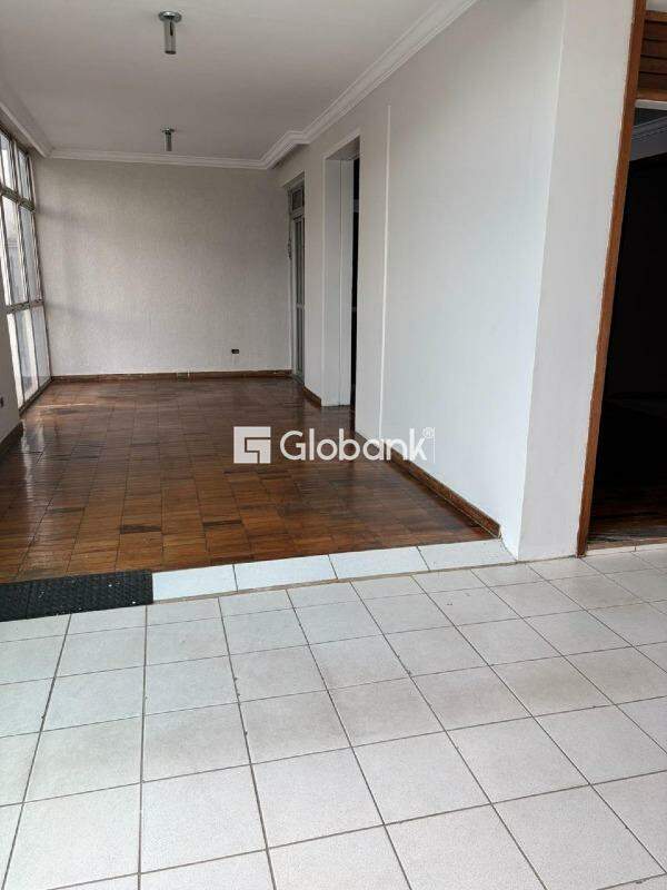 Casa comercial 6 quartos para aluguel Centro 127,12m² Montes Claros MG: 