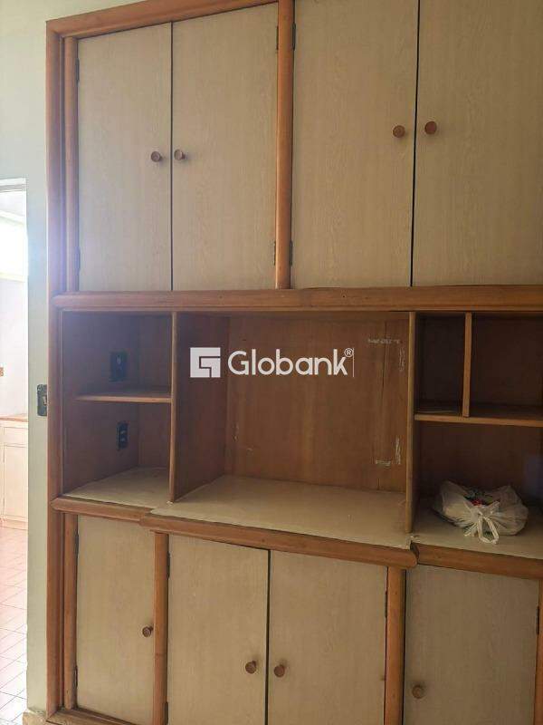 Casa comercial 6 quartos para aluguel Centro 127,12m² Montes Claros MG: 