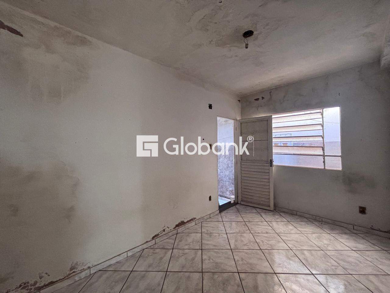 Casa 4 quartos à venda Morrinhos 134m² Montes Claros MG: 