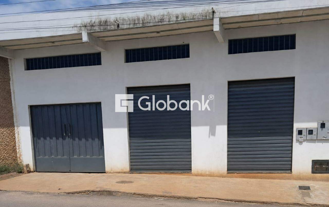 Ponto comercial para aluguel Monte Carmelo 70m² Montes Claros MG: 