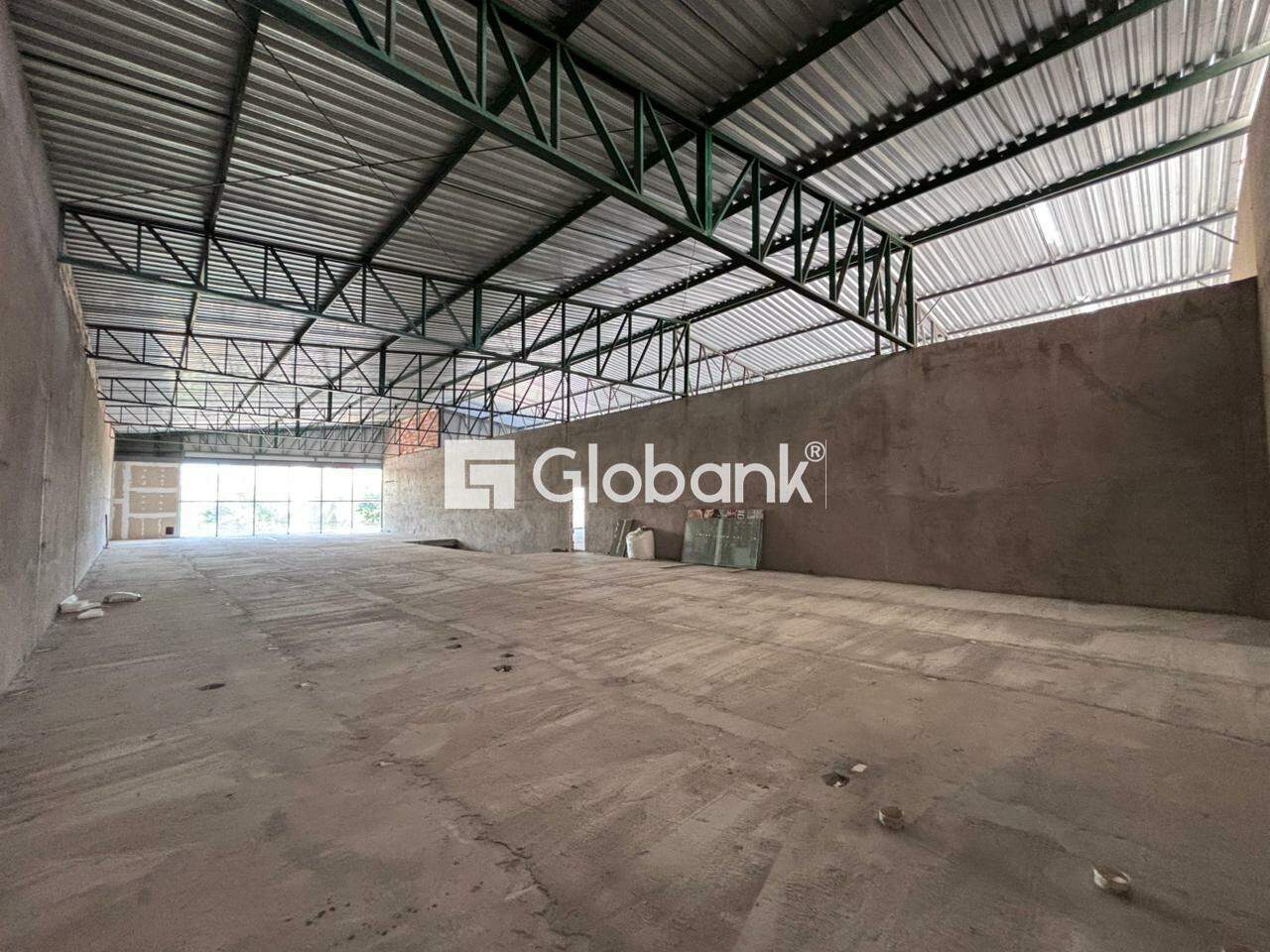 Galpão para aluguel Centro 900m² Montes Claros MG: Interior primeiro piso