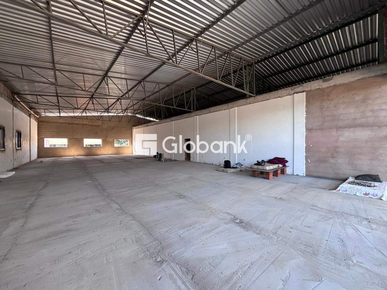 Galpão para aluguel Centro 900m² Montes Claros MG: Interior primeiro piso