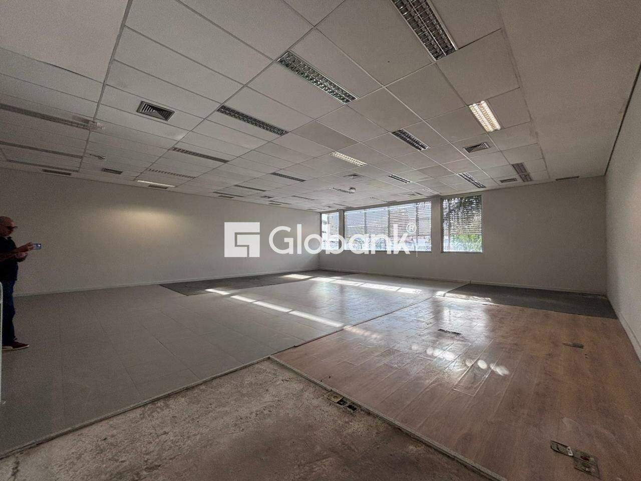 Prédio para aluguel Centro 606,56m² Montes Claros MG: INTERNO