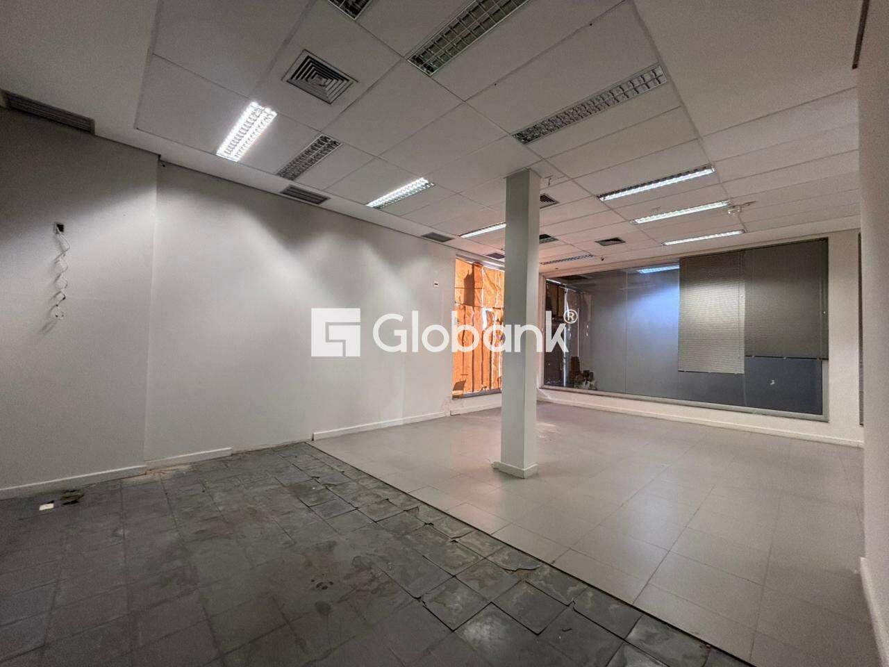 Prédio para aluguel Centro 606,56m² Montes Claros MG: INTERNO