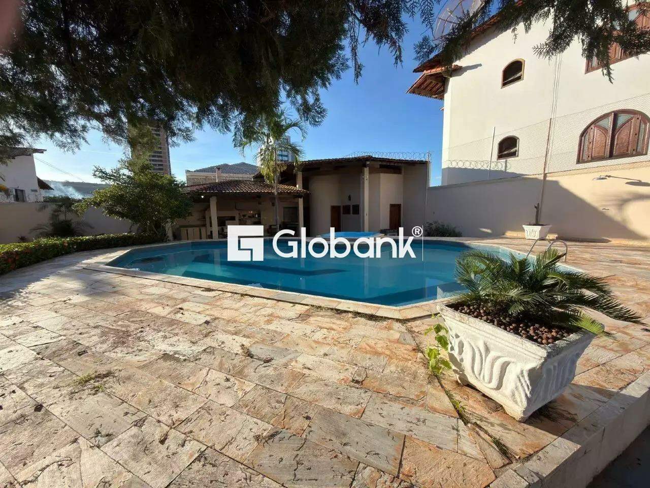 Casa 5 quartos para aluguel Jardim São Luiz 800m² Montes Claros MG: 
