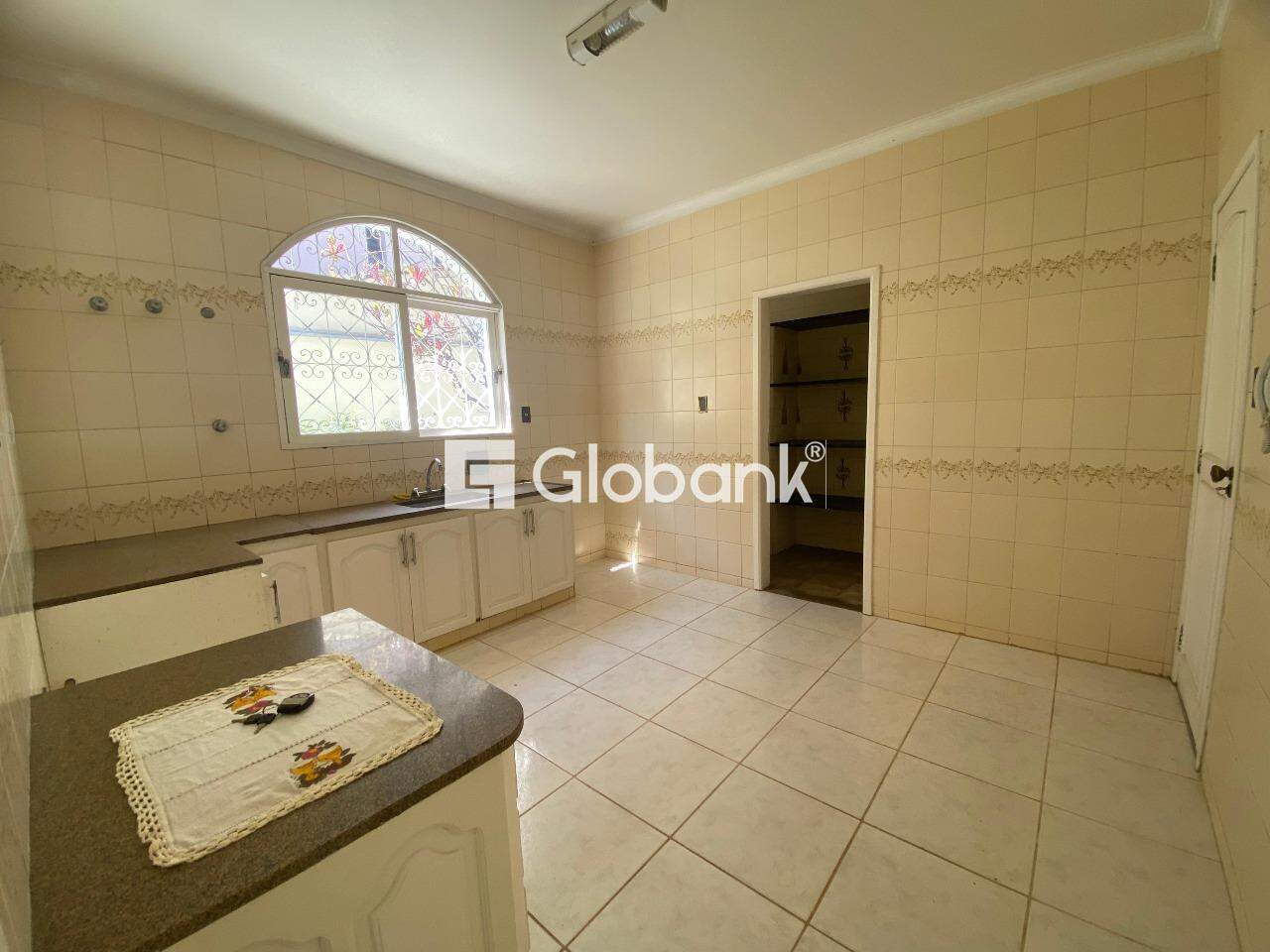 Casa 4 quartos para aluguel Cidade Santa Maria 252m² Montes Claros MG: 