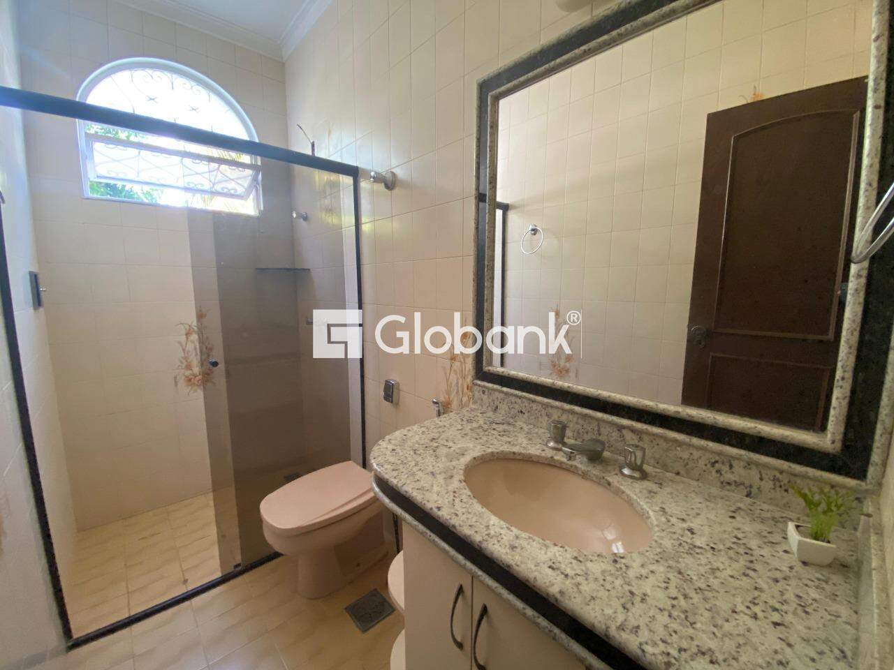 Casa 4 quartos para aluguel Cidade Santa Maria 252m² Montes Claros MG: 