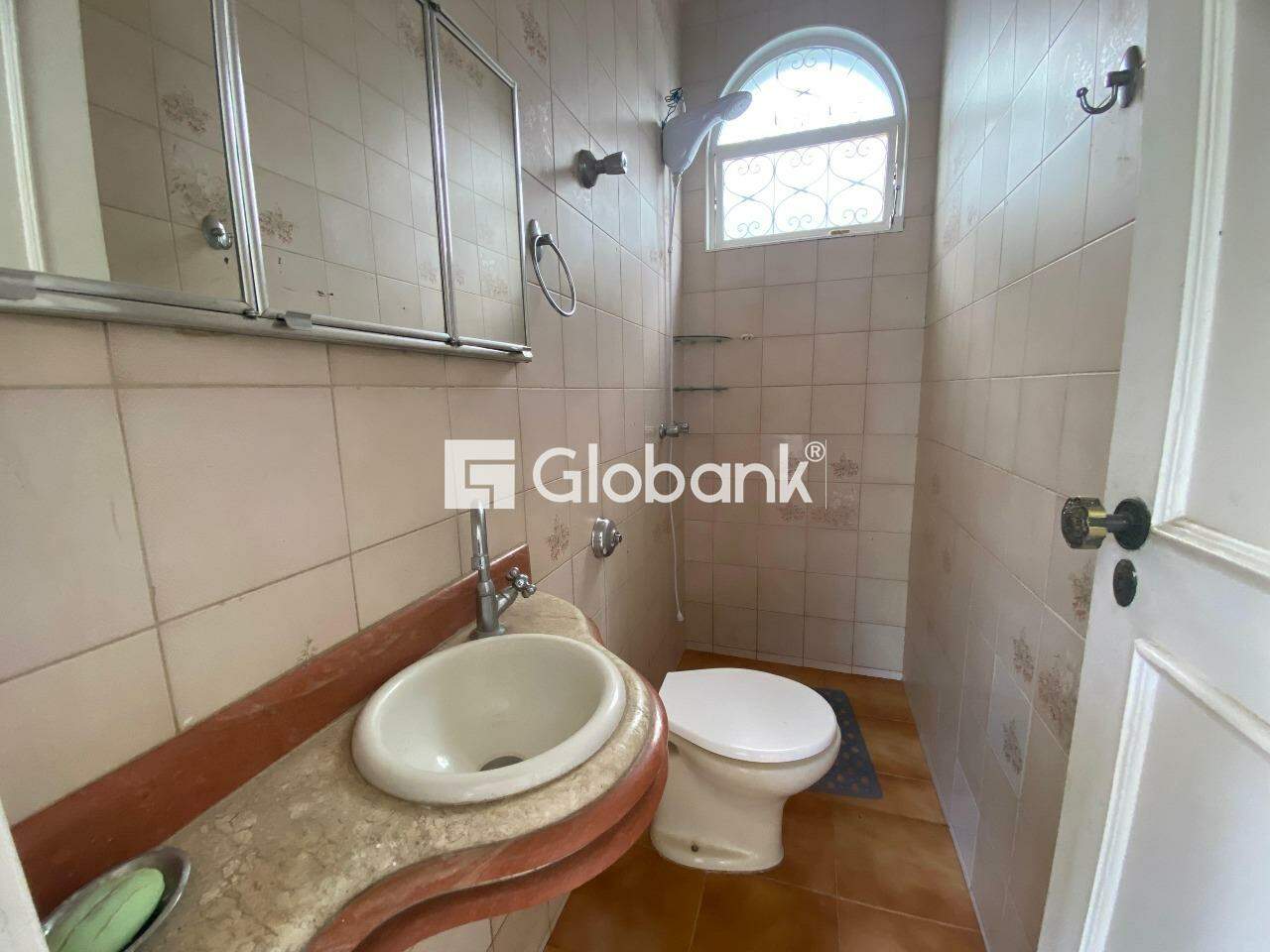 Casa 4 quartos para aluguel Cidade Santa Maria 252m² Montes Claros MG: 