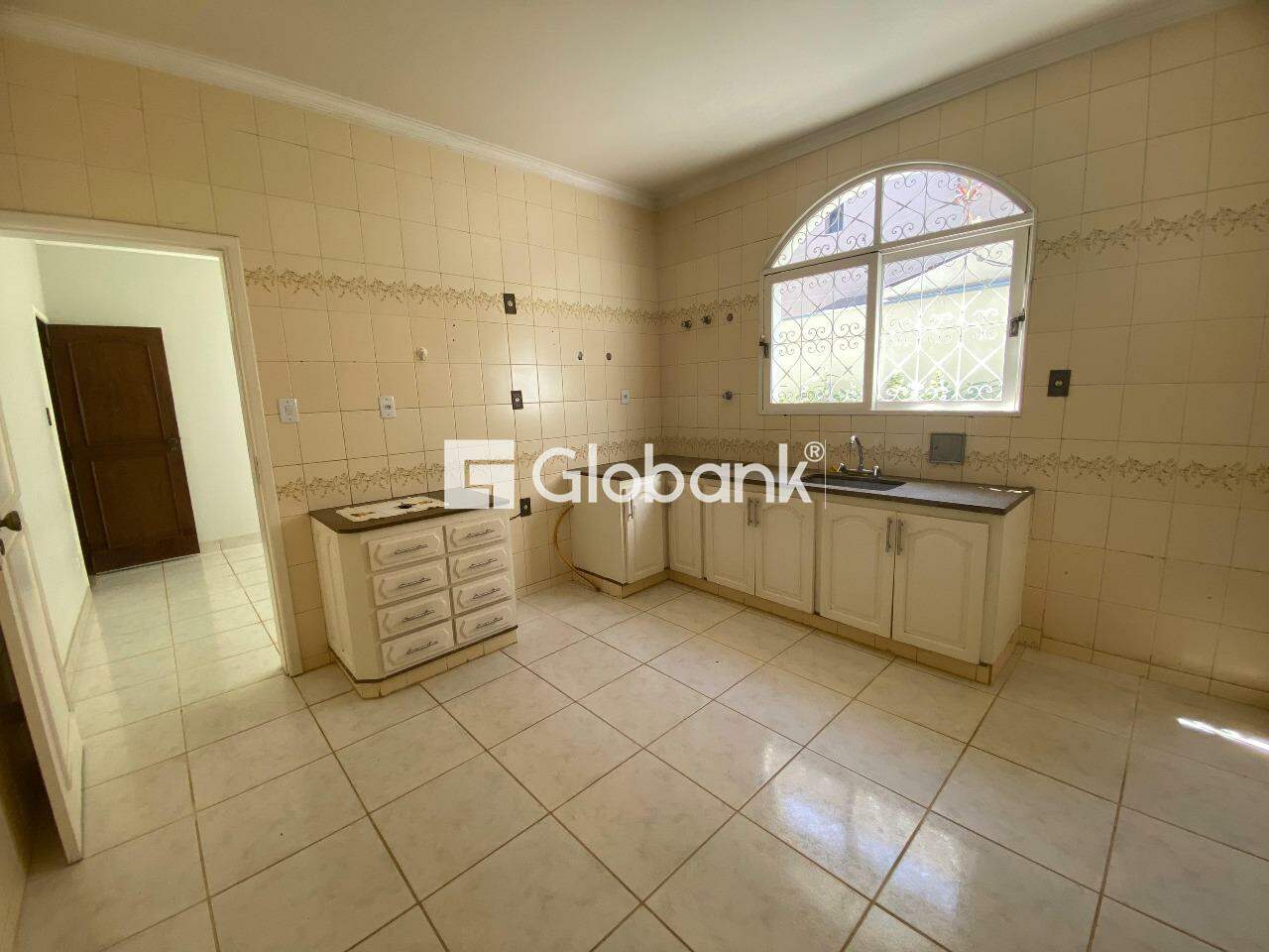 Casa 4 quartos para aluguel Cidade Santa Maria 252m² Montes Claros MG: 