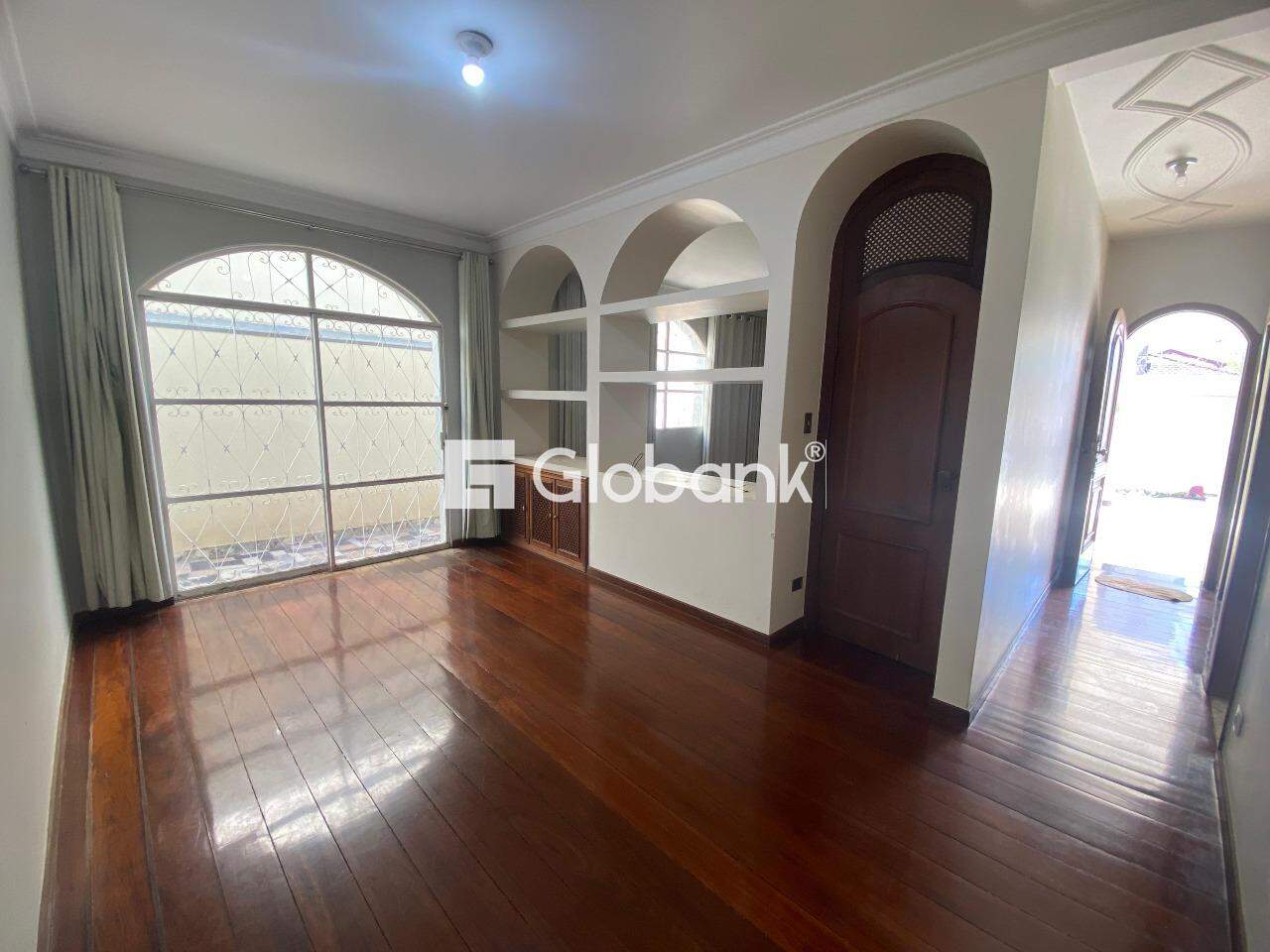 Casa 4 quartos para aluguel Cidade Santa Maria 252m² Montes Claros MG: 
