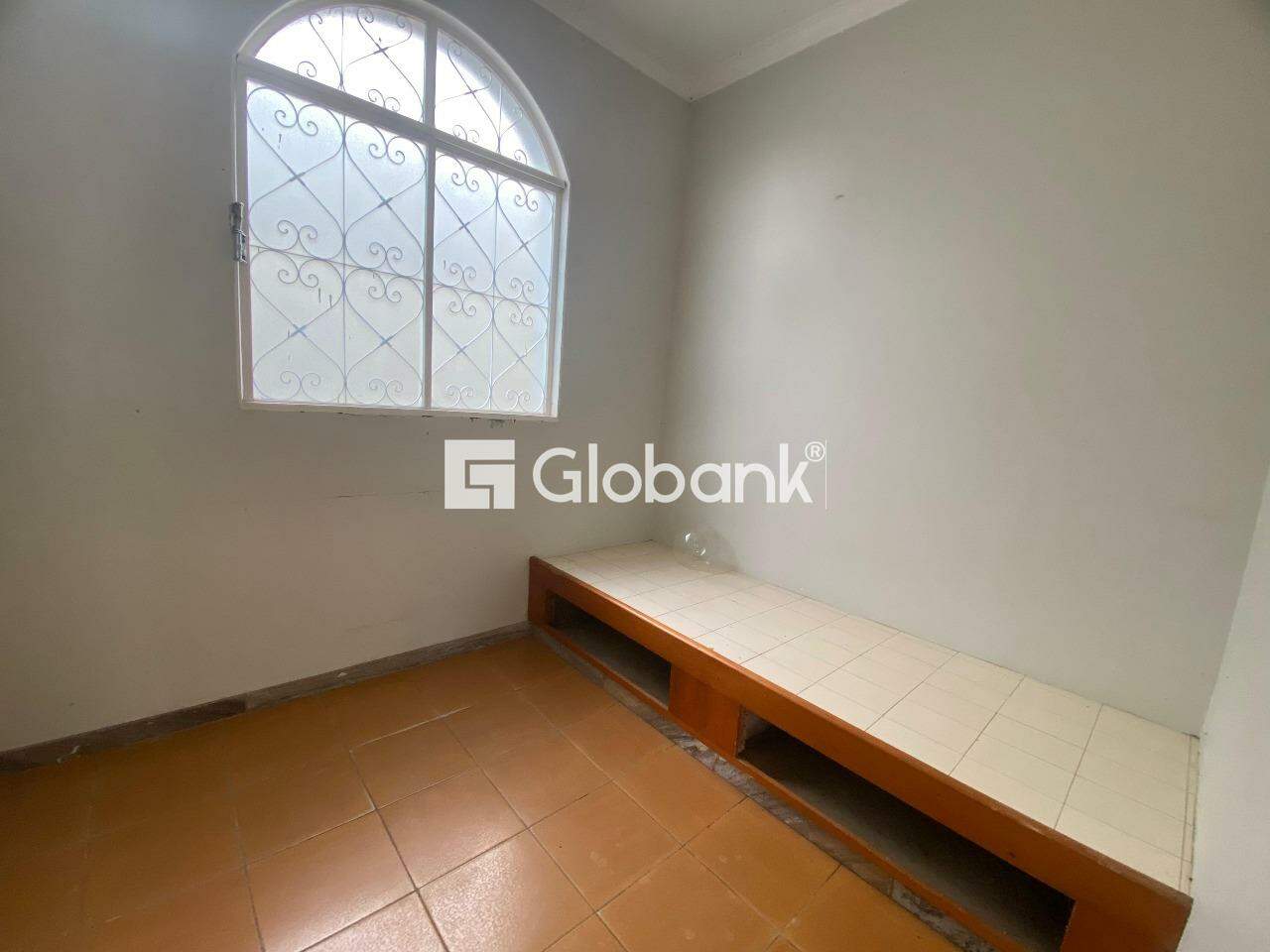 Casa 4 quartos para aluguel Cidade Santa Maria 252m² Montes Claros MG: 