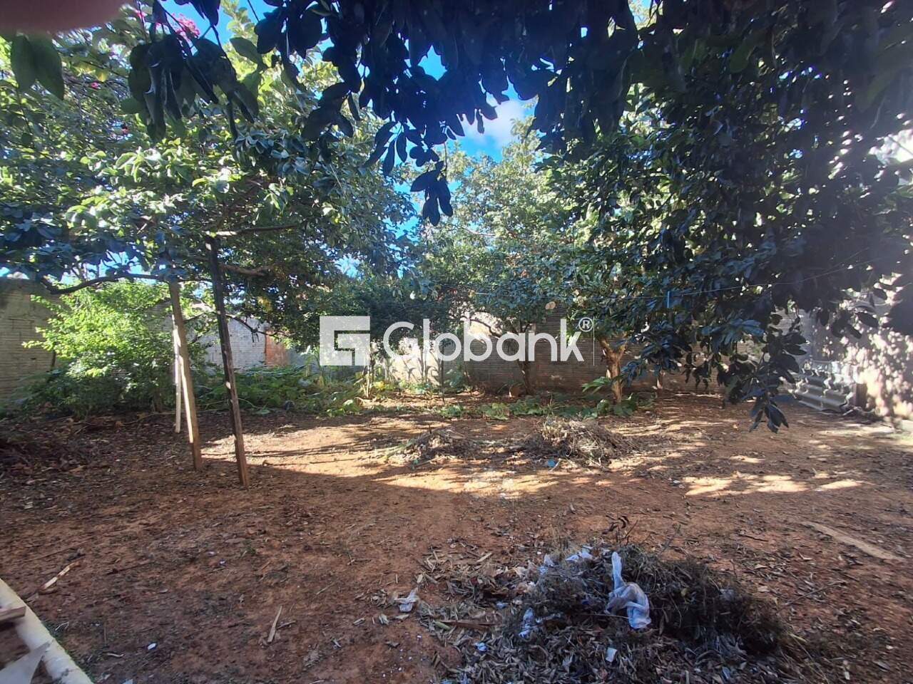 Casa 3 quartos para aluguel Vila Brasília 120m² Montes Claros MG: