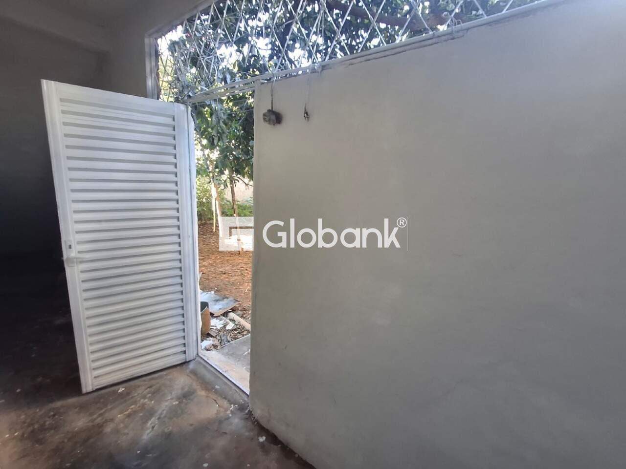 Casa 3 quartos para aluguel Vila Brasília 120m² Montes Claros MG:
