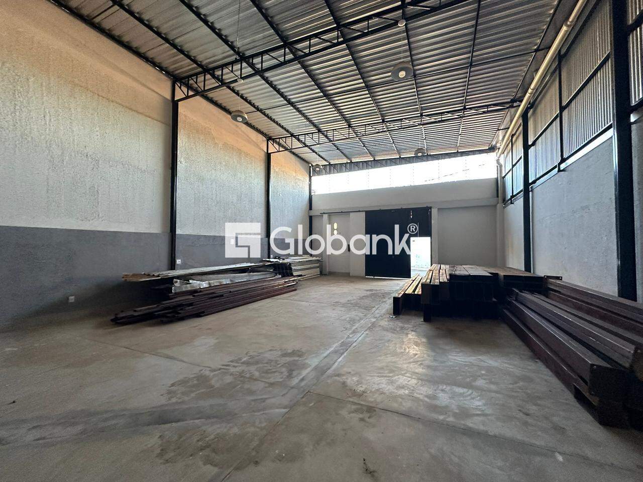 Galpão para aluguel Conjunto Joaquim Costa 240m² Montes Claros MG: 