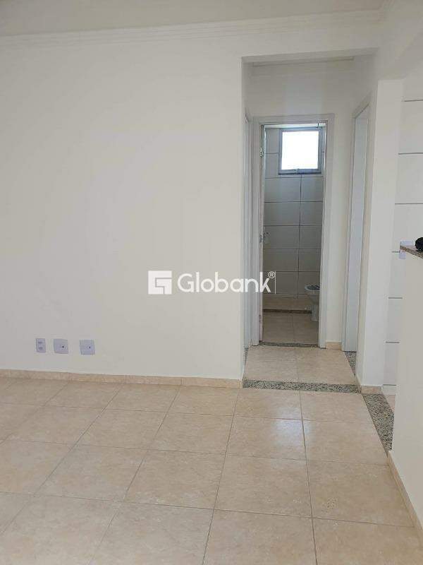 Apartamento 2 quartos para aluguel Vila Atlântida 48m² Montes Claros MG: 