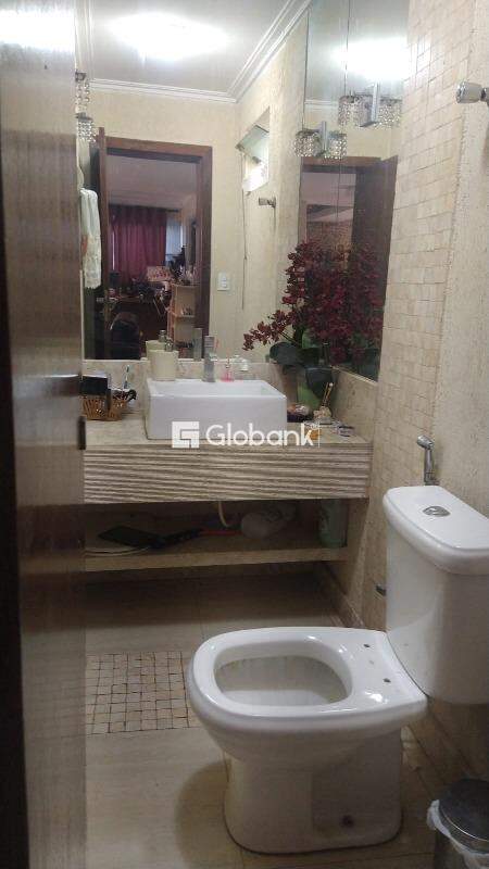 Casa 4 quartos para aluguel Jardim São Luiz 240m² Montes Claros MG: 