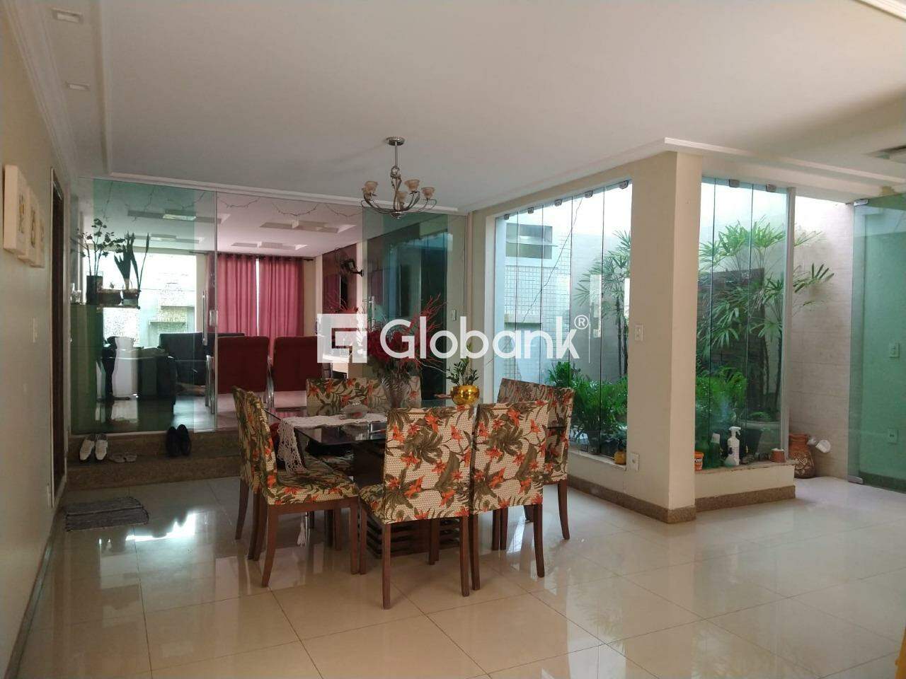 Casa 4 quartos para aluguel Jardim São Luiz 240m² Montes Claros MG: 