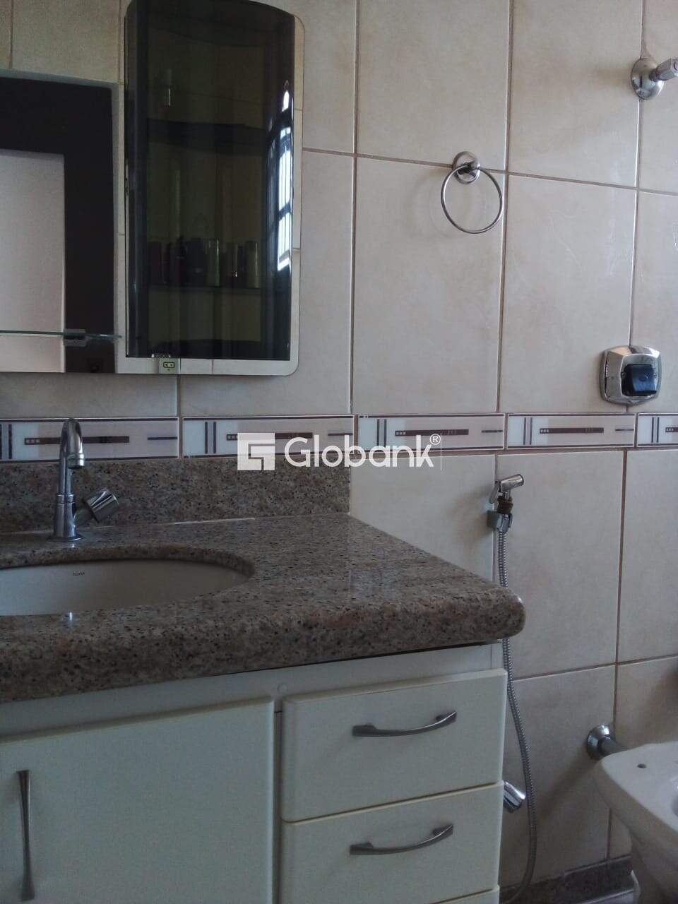 Casa 3 quartos à venda Jardim Panorama 159,43m² Montes Claros MG: 72371660-45ad-47b7-9e39-e5fe555ef76b