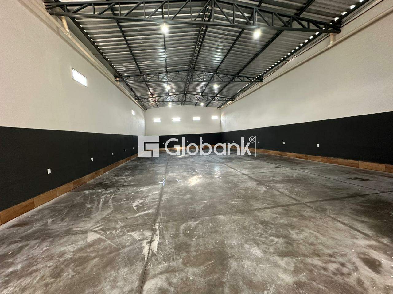 Galpão para aluguel Esplanada 300m² Montes Claros MG: 