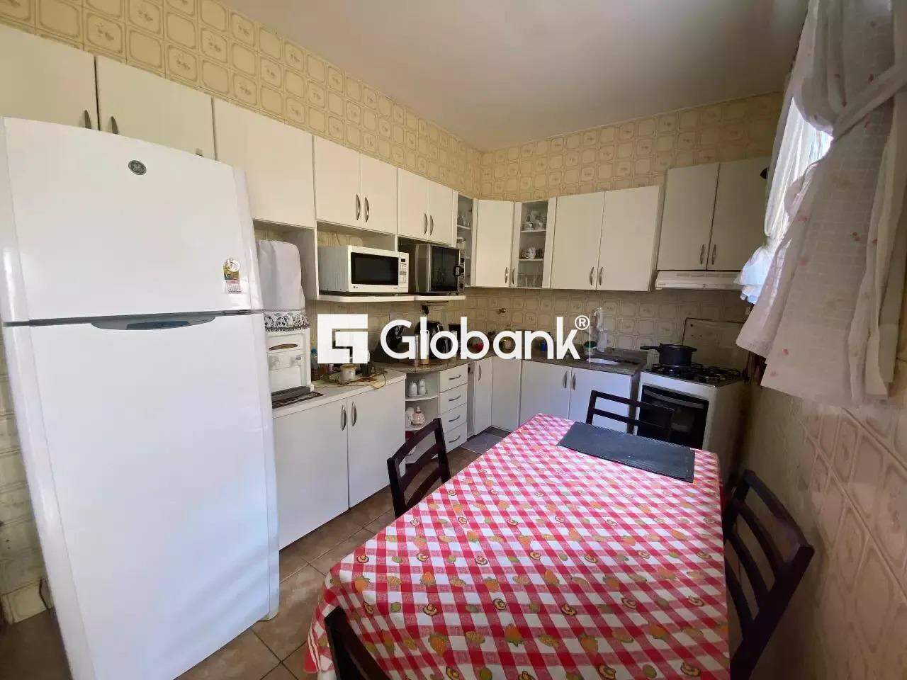 Casa 4 quartos para aluguel Cândida Câmara 300m² Montes Claros MG: 