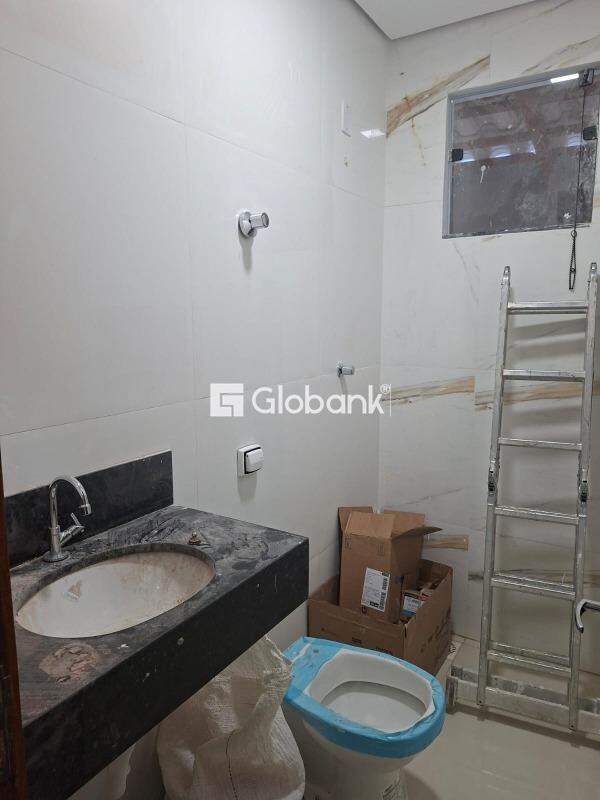 Casa 2 quartos à venda Loteamento Vila Aliança 62m² Montes Claros MG: 