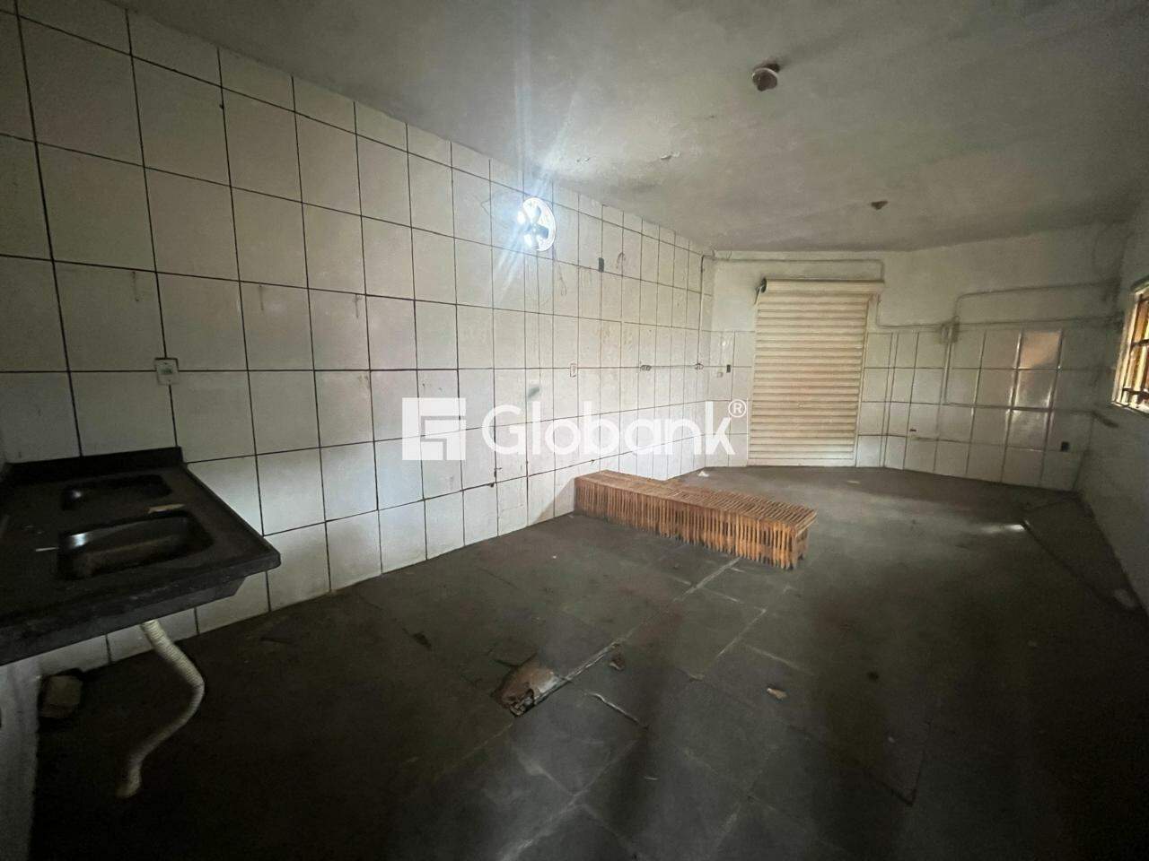 Ponto comercial 1 quarto para aluguel Vila Regina 360m² Montes Claros MG: 