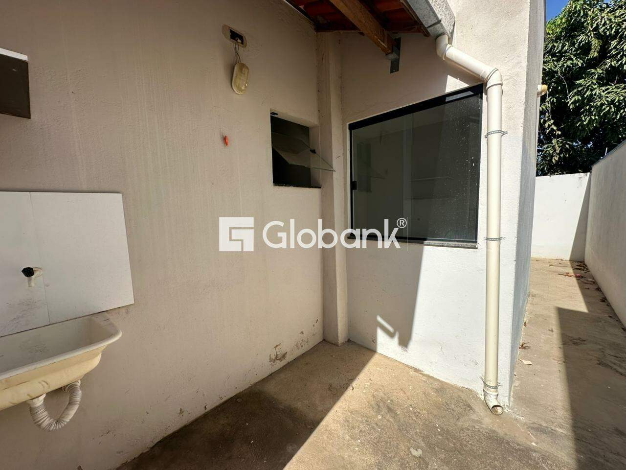 Casa 2 quartos para aluguel Loteamento Novo Jaraguá 60m² Montes Claros MG: 