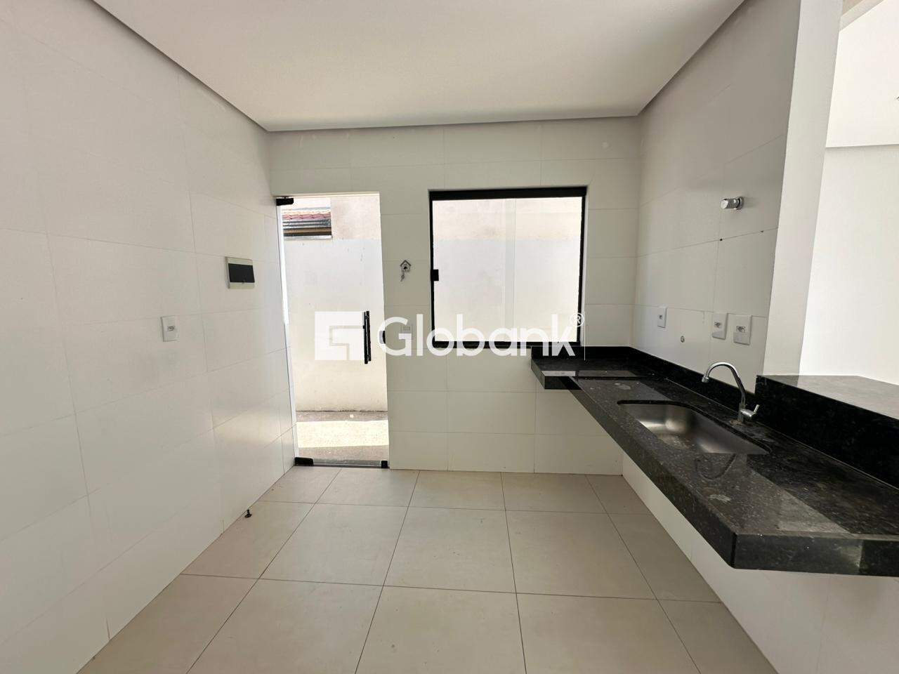 Casa 2 quartos para aluguel Loteamento Novo Jaraguá 60m² Montes Claros MG: 