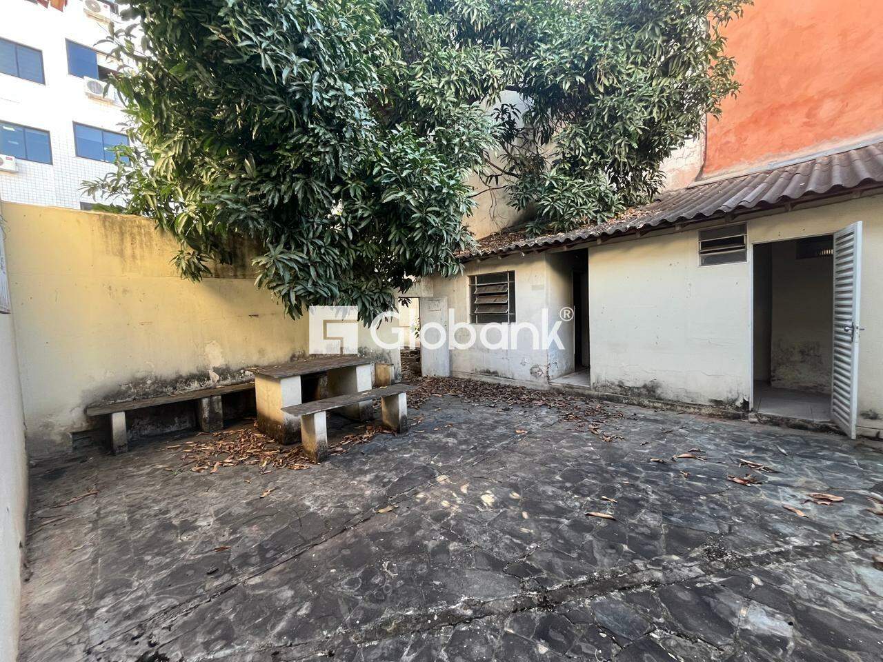 Casa comercial 6 quartos para aluguel Centro 230m² Montes Claros MG: