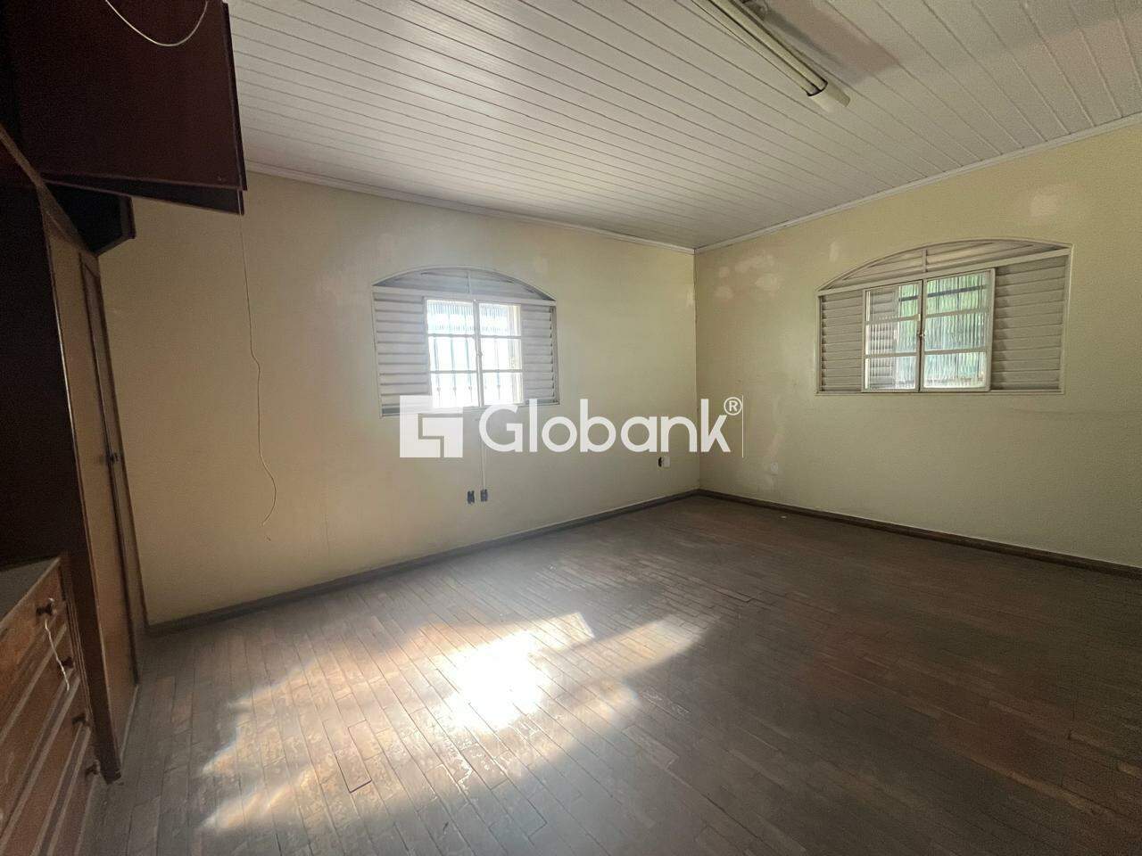 Casa comercial 6 quartos para aluguel Centro 230m² Montes Claros MG: