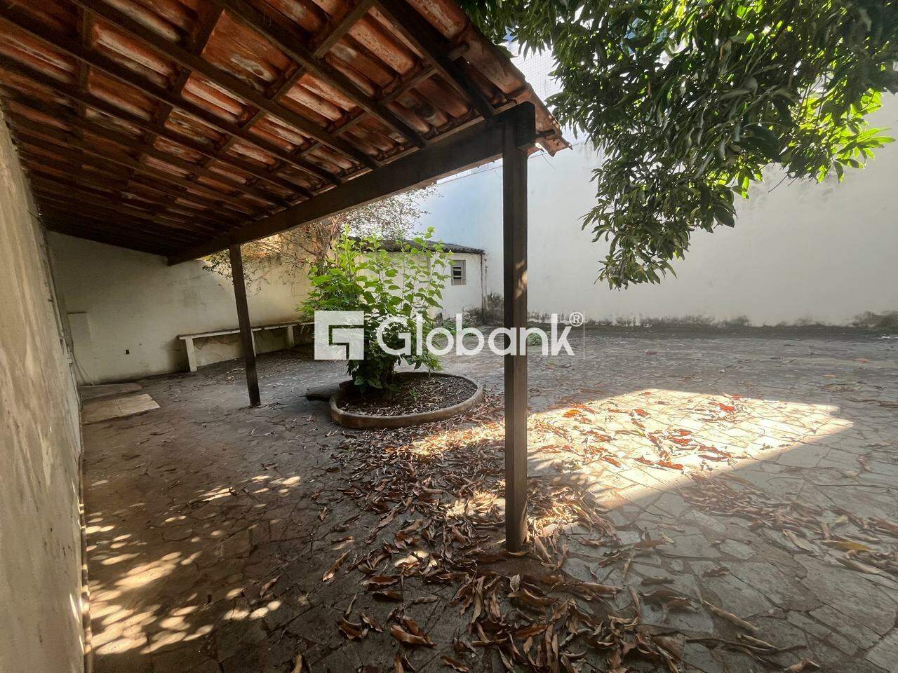 Casa comercial 6 quartos para aluguel Centro 230m² Montes Claros MG: