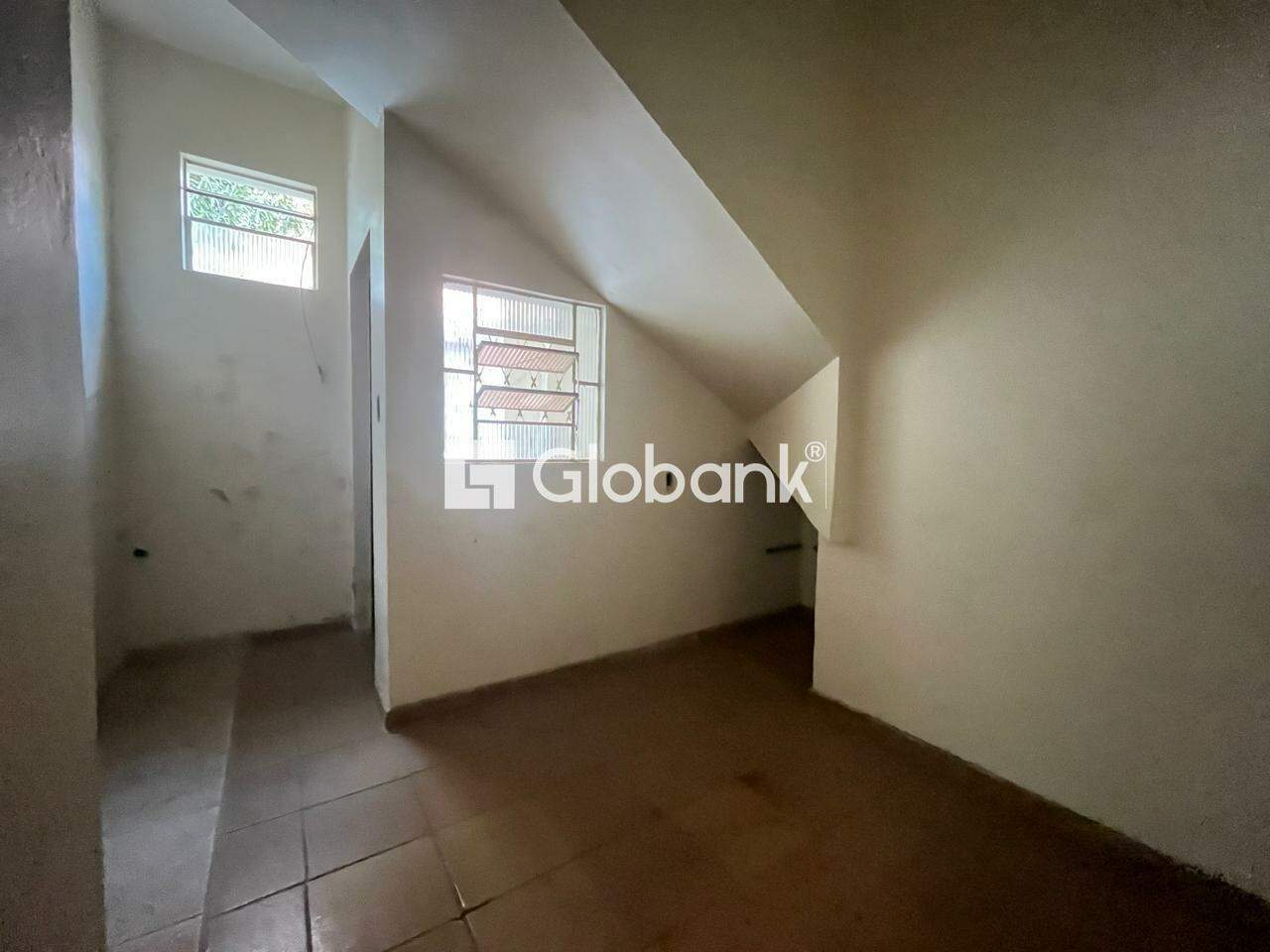 Casa comercial 6 quartos para aluguel Centro 230m² Montes Claros MG: