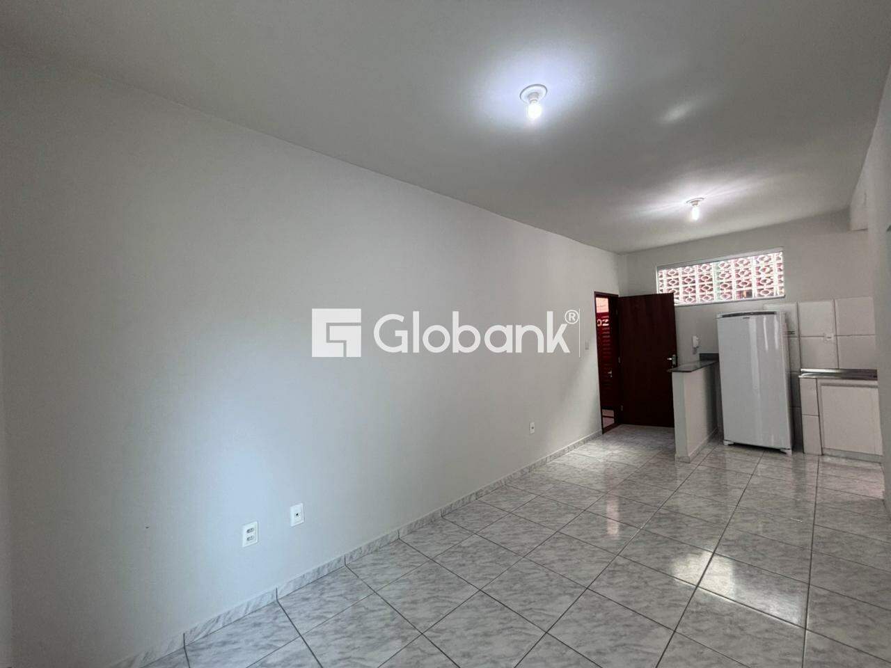 Kitnet 1 quarto para aluguel Melo 45m² Montes Claros MG: Sala